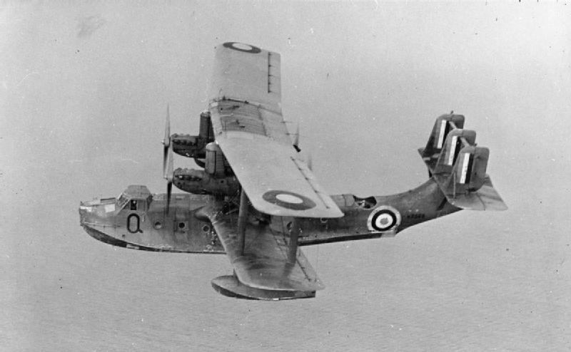 Aircraft_of_the_Royal_Air_Force_1939-1945-_Short_S.19_Singapore_CH2556.jpg