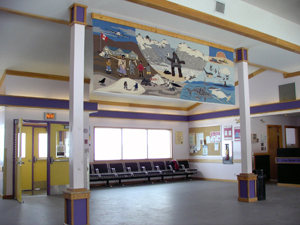 Pangnirtung-airport-interior.jpg