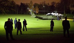Marine_One_arrives_at_Winfield_House_3-31-09.jpg