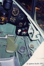 Macchi-c-200-cockpit_R.jpg
