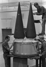 800px-LGM-30G_Minuteman_III_MIRV.jpg