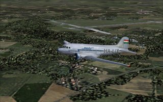 Vannes Airport starbord behind us.jpg