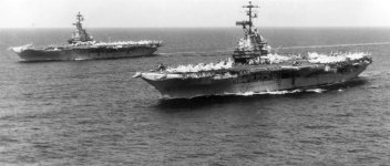 USS_Oriskany_(CVA-34)_and_Bon_Homme_Richard_(CVA-31)_off_Vietnam_1970.jpg