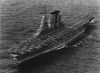 USS_Saratoga_(CV-3)_landing_planes_on_6_June_1935_(80-G-651292).jpg