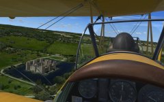 Tiger Moth over Bodiam_02.jpg