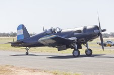 Chance-Vought_F4U-5N_Corsair_(VH-III)_taxiing_during_the_2015_Warbirds_Downunder_Airshow_at_Temo.jpg