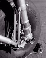 DC-3-Landing-Gear.jpg