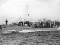 HMAS_Kuru_(300922).jpg