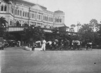 LM_Raffles_Hotel_Singapore_1932.jpg