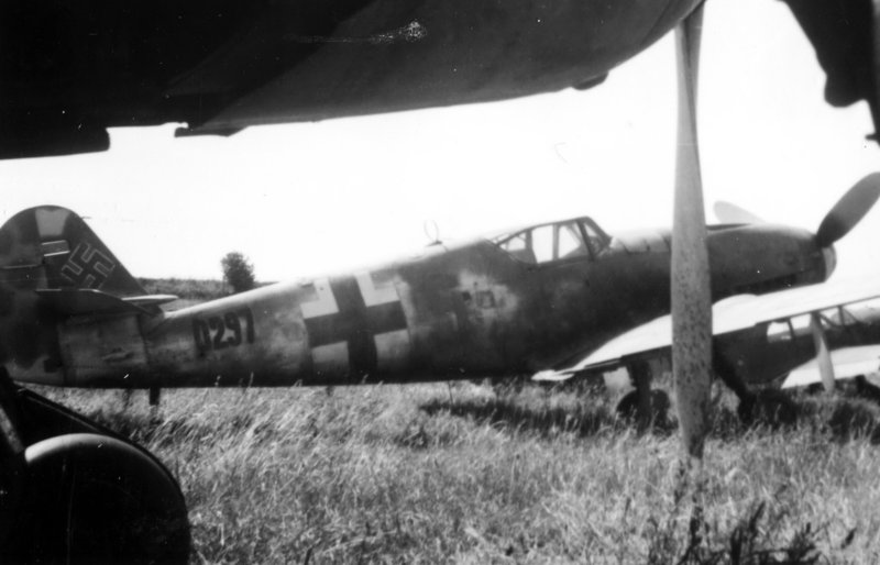 Messerschmitt Bf 109G10R3 Erla 10.JG51 Yellow 5 Horst Walter Petzschler WNr 130297 interned Swed