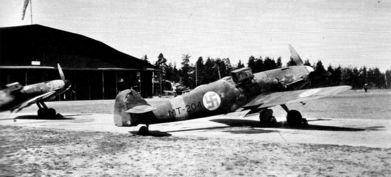 Messerschmitt Bf 109G2 FAF 3.HLeLv34 MT 204 Puhakka Finland 1943 02